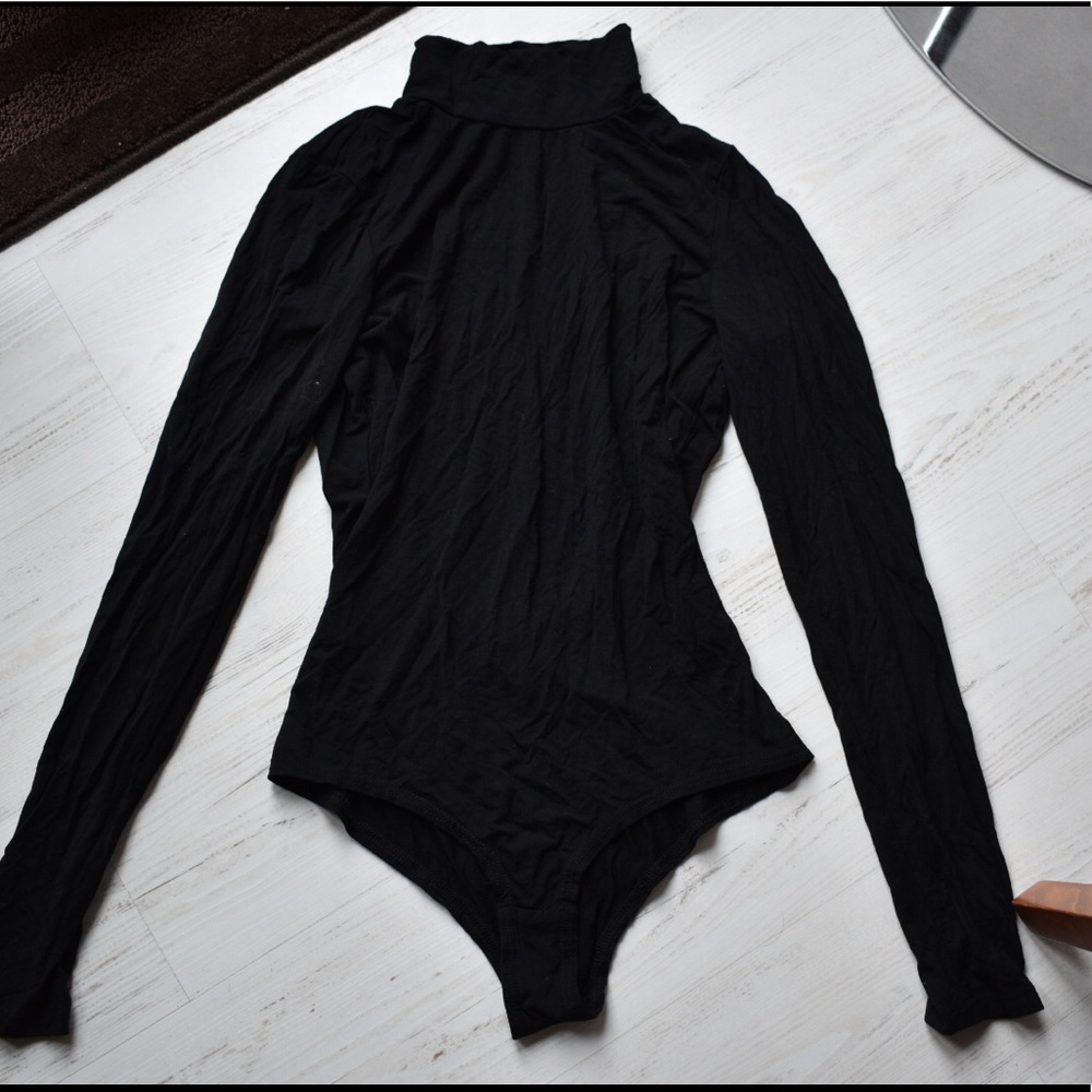 Open back leotard & Velvet skirt